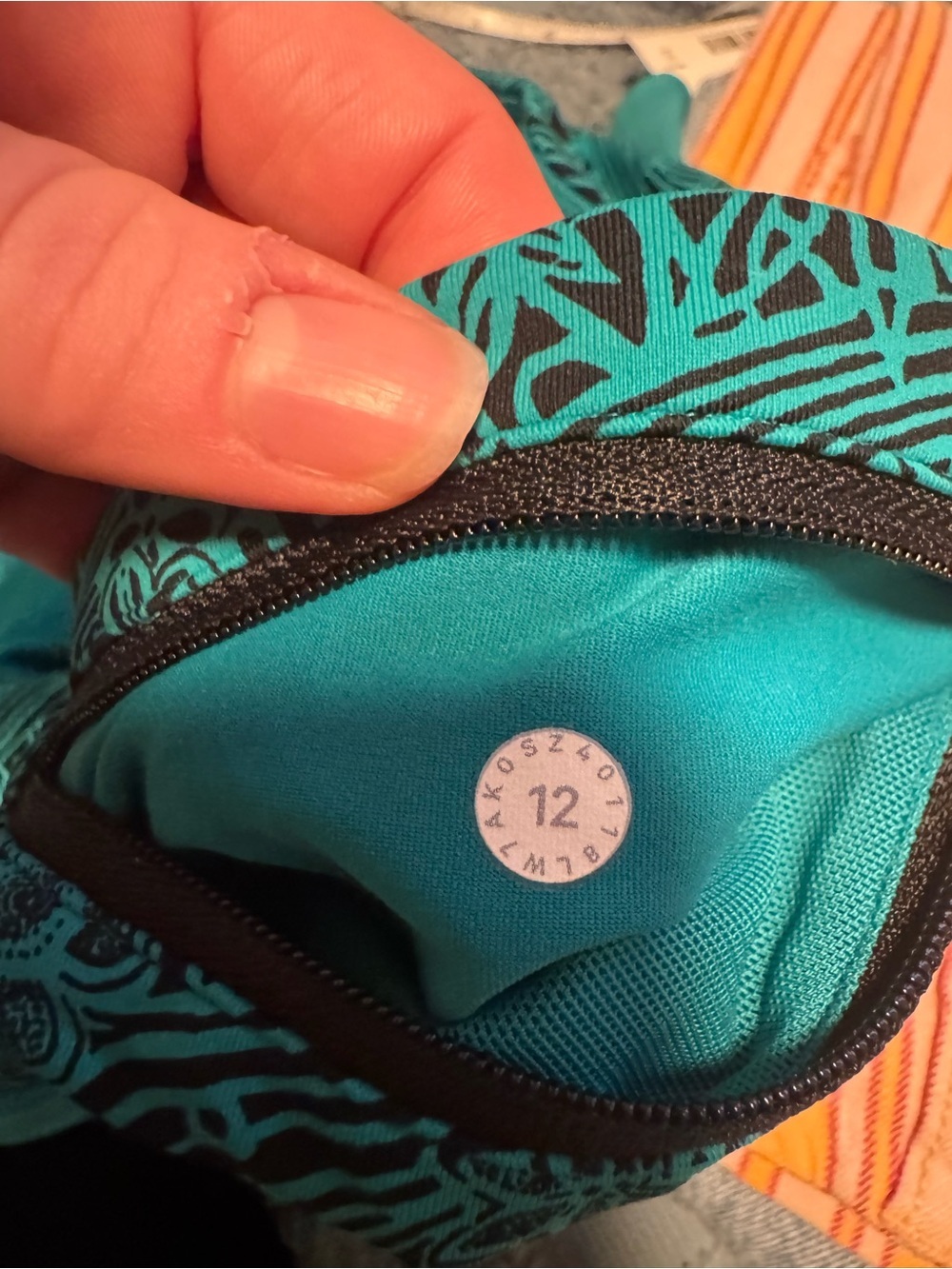 Lululemon Run Times Short II 4” Spirit Green / Kitakami Viridian Green Black - Picture 8 of 8